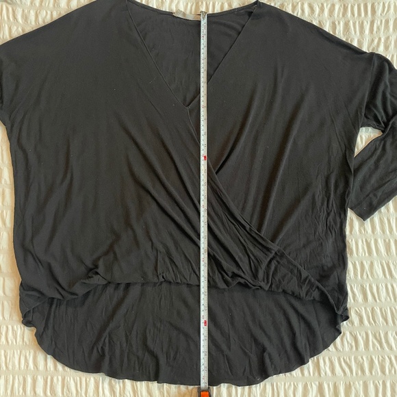 🌟 Boho Black V Neck Long Sleeve Draped Surplice Top Size L - Picture 8 of 10